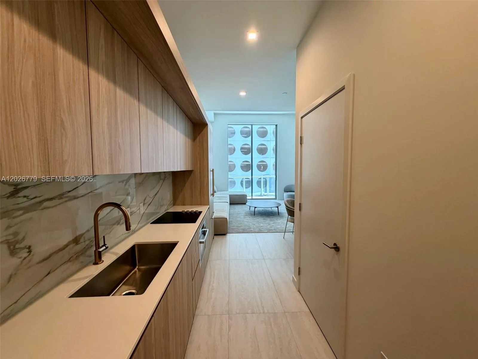 77 SE 5th St # 407, Miami FL 33131