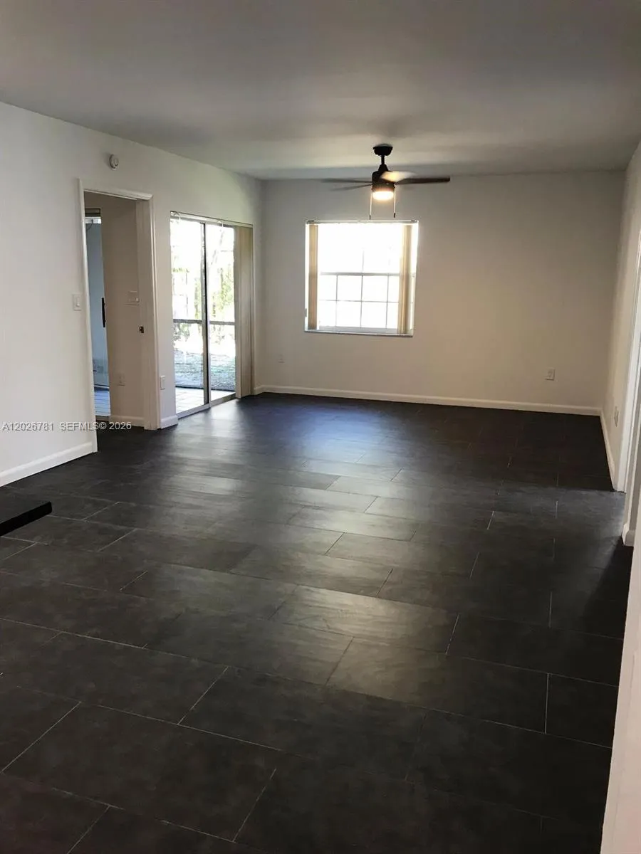 462 NE 210th Cir Ter # 9, Miami FL 33179