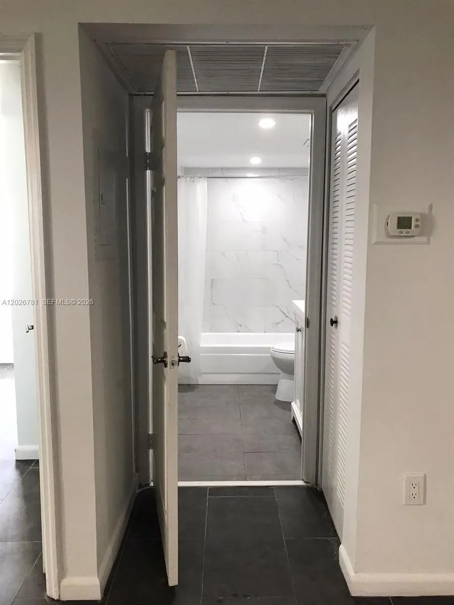 462 NE 210th Cir Ter # 9, Miami FL 33179