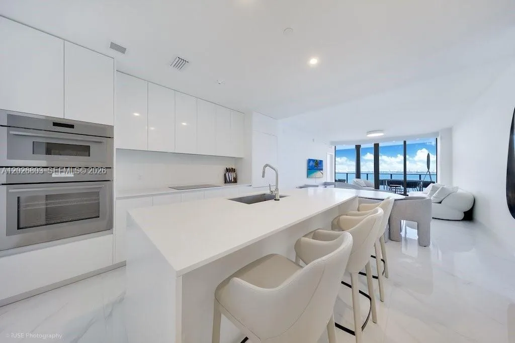 700 NE 24 St # 1403, Miami FL 33137