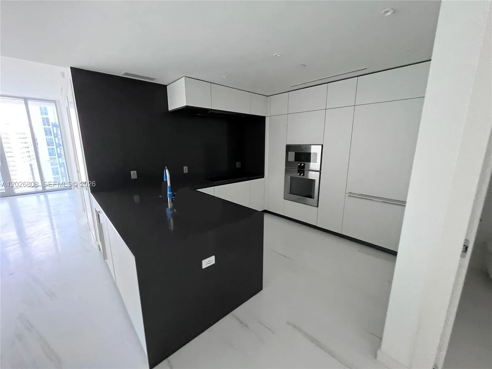 300 Biscayne Boulevard Way # 2509W, Miami FL 33131