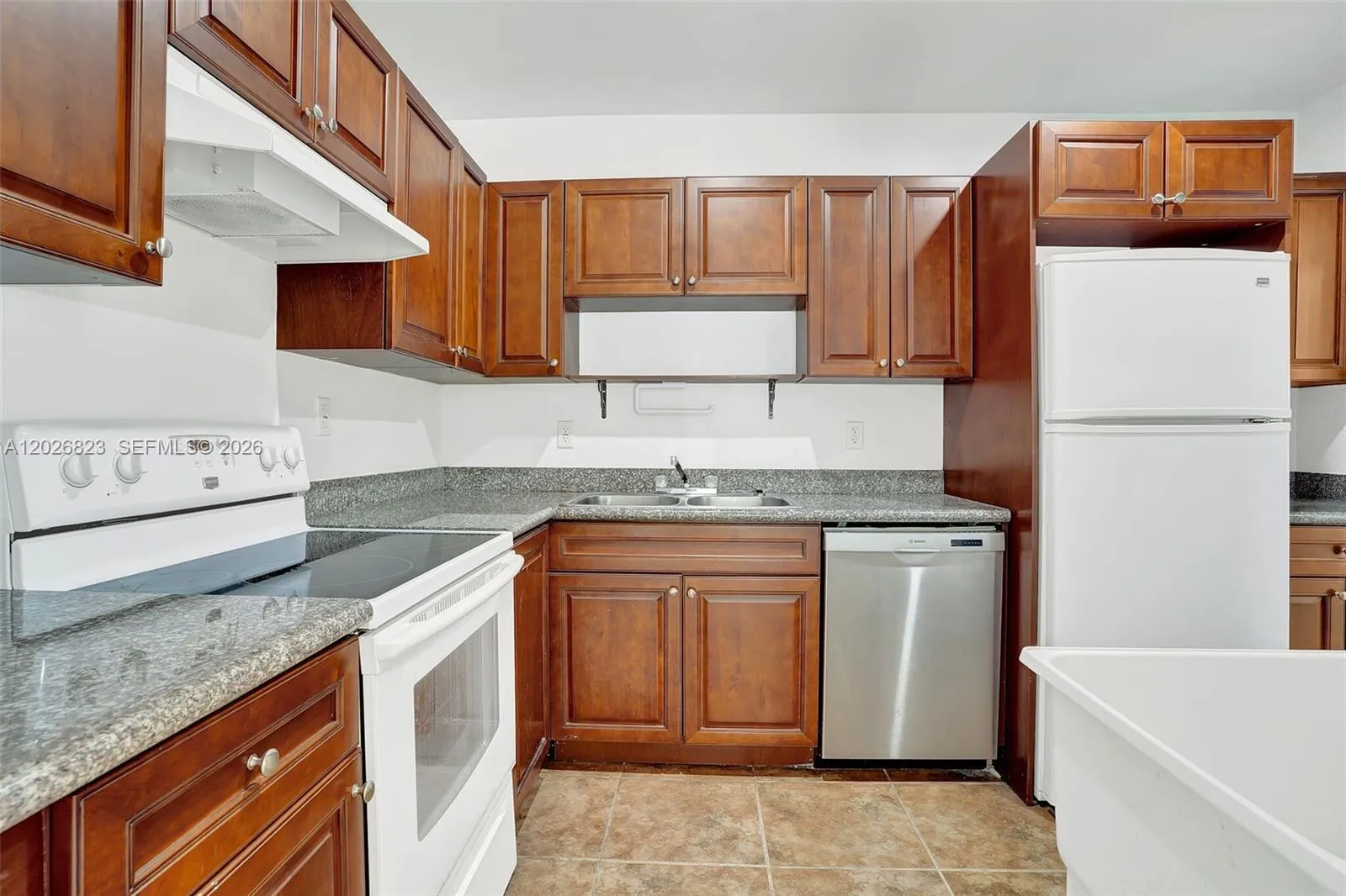 5985 SW 41st St, Miami FL 33155
