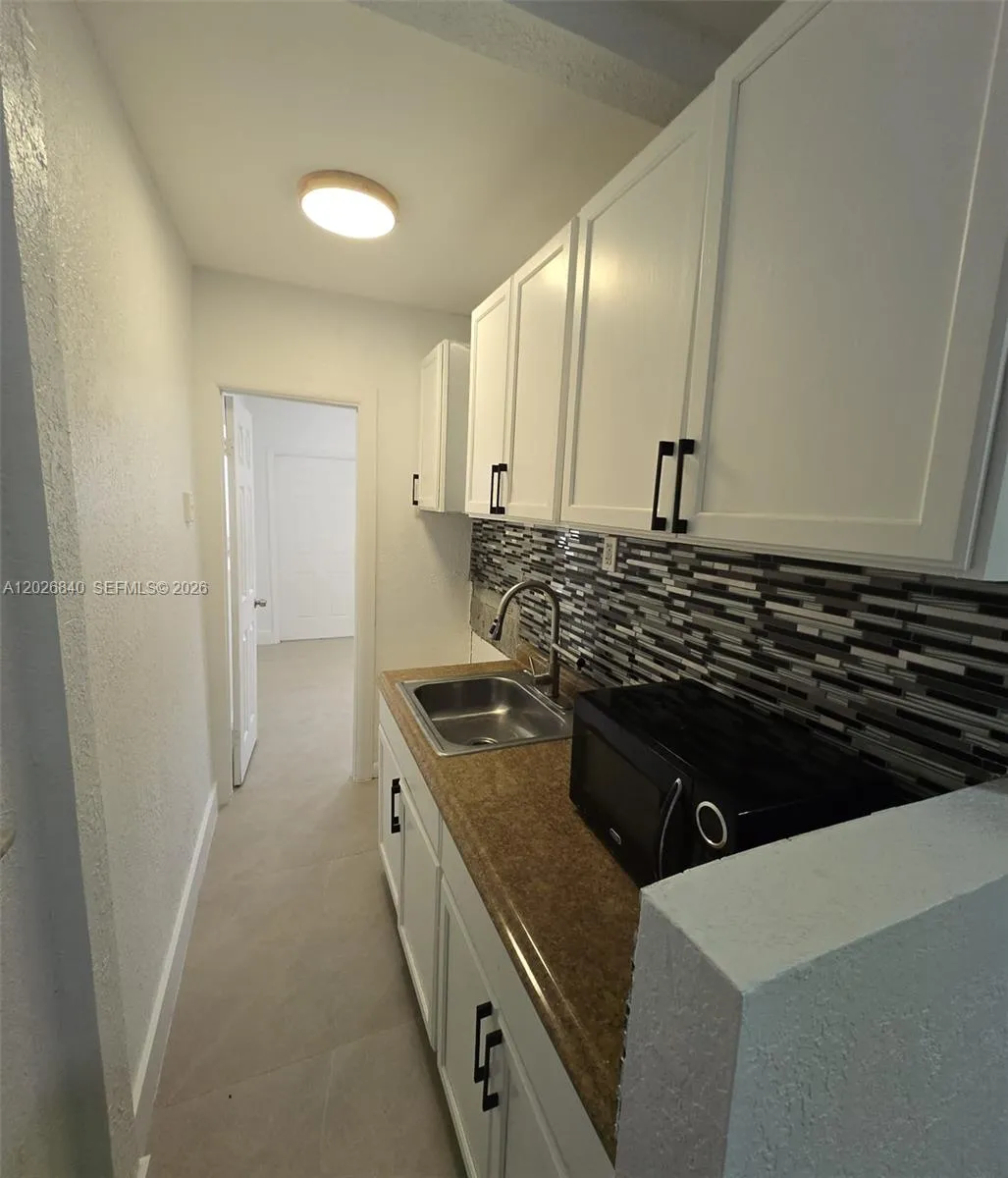 4130 SW 19th St # 3, West Park FL 33023