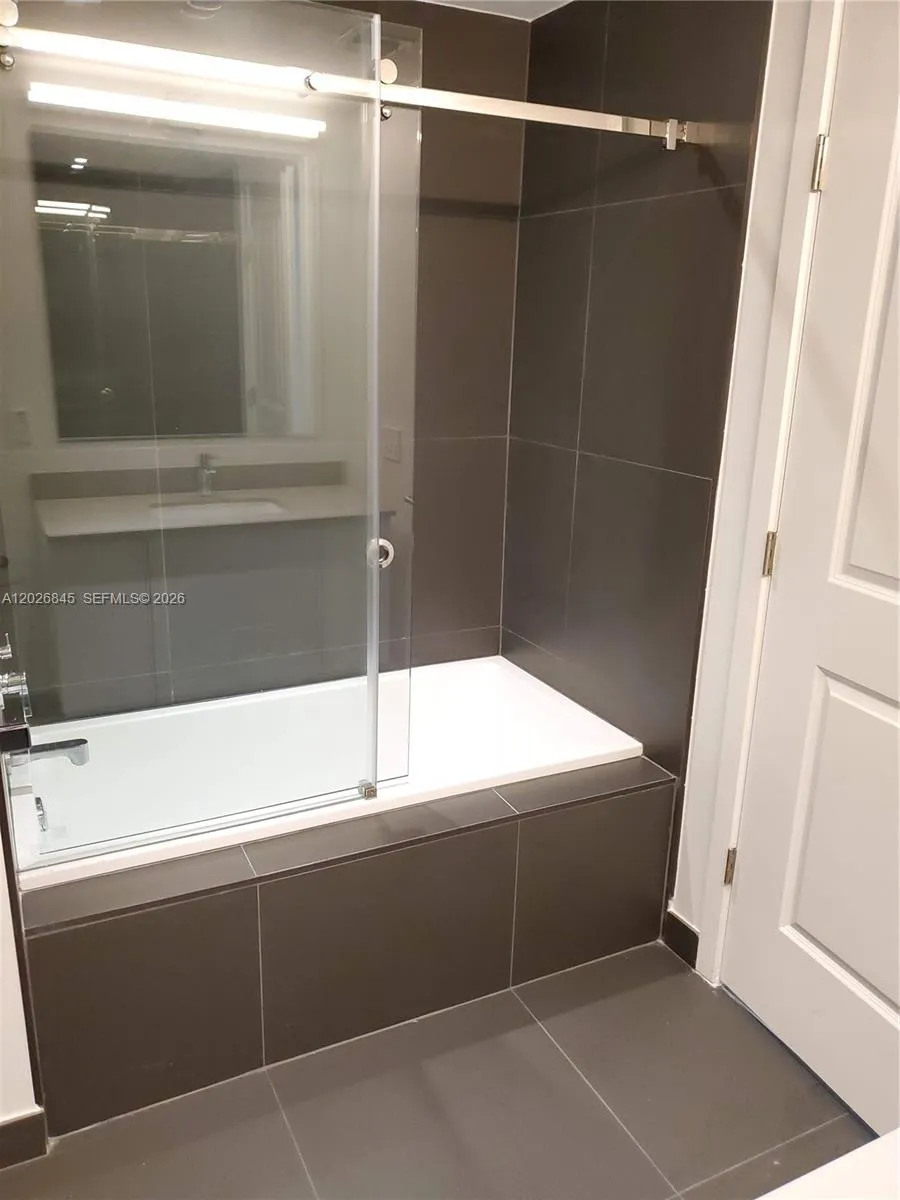 1600 NE 1st Ave # 2301, Miami FL 33132