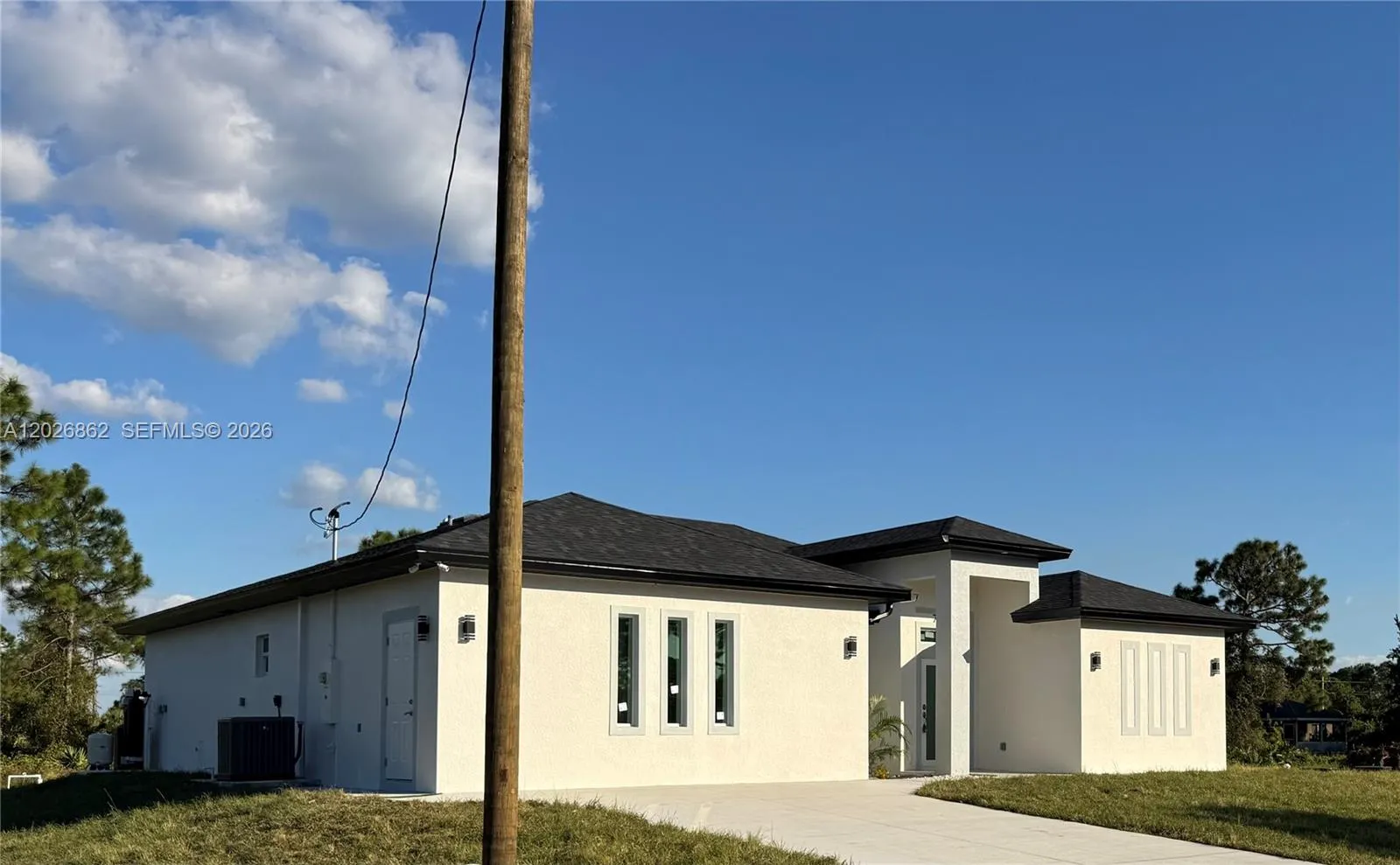 713 DA VINCI AVE S, Lehigh Acres FL 33974
