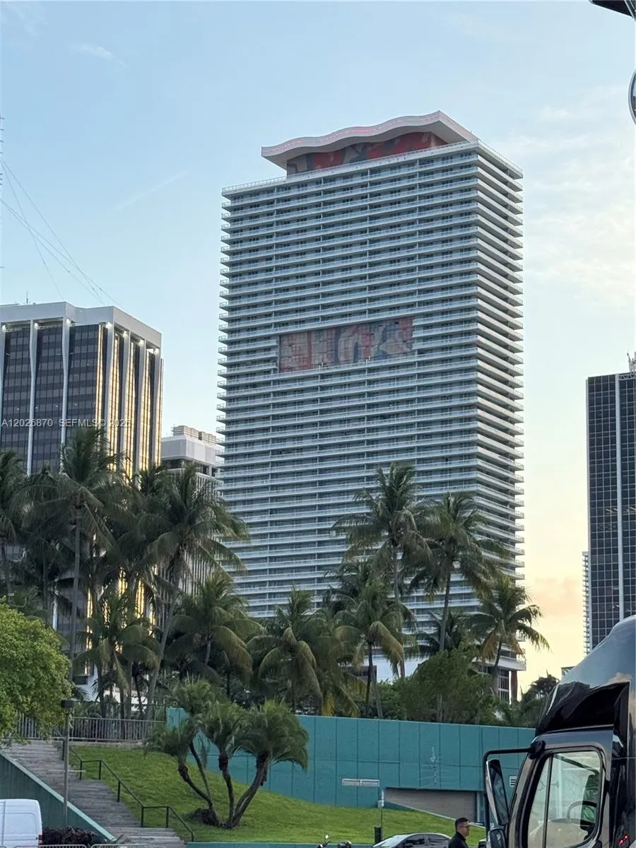 50 Biscayne Blvd # 3303, Miami FL 33132
