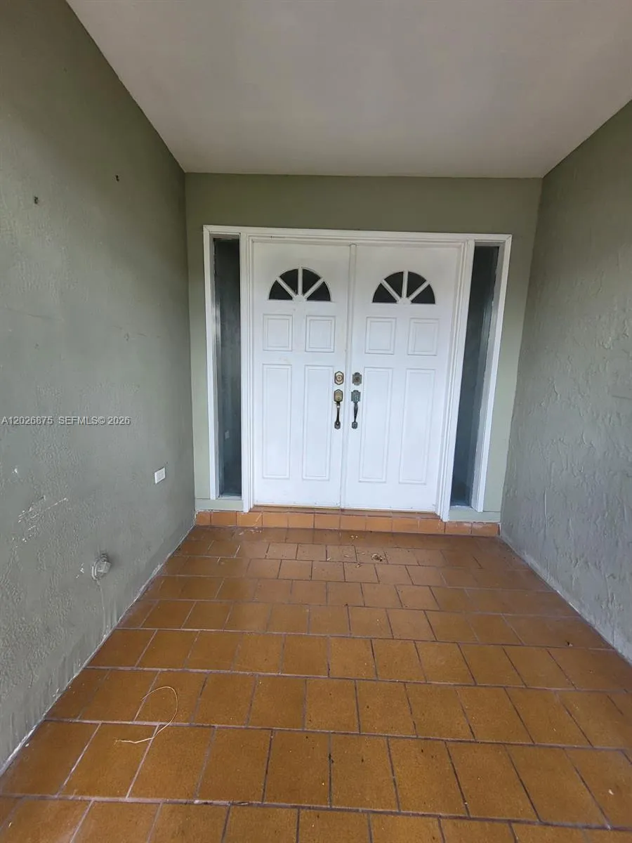 2438 SW 109th Ct, Miami FL 33165