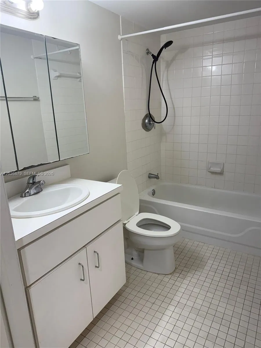 5741 SW 72nd St # 5741, South Miami FL 33143