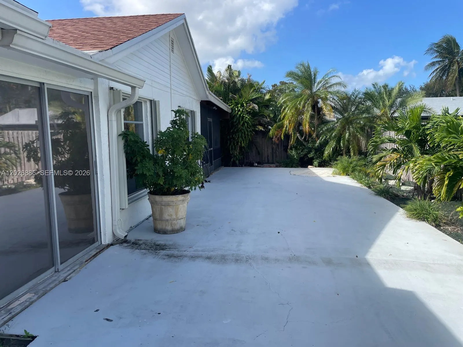 19642 NW 59th Pl, Hialeah FL 33015