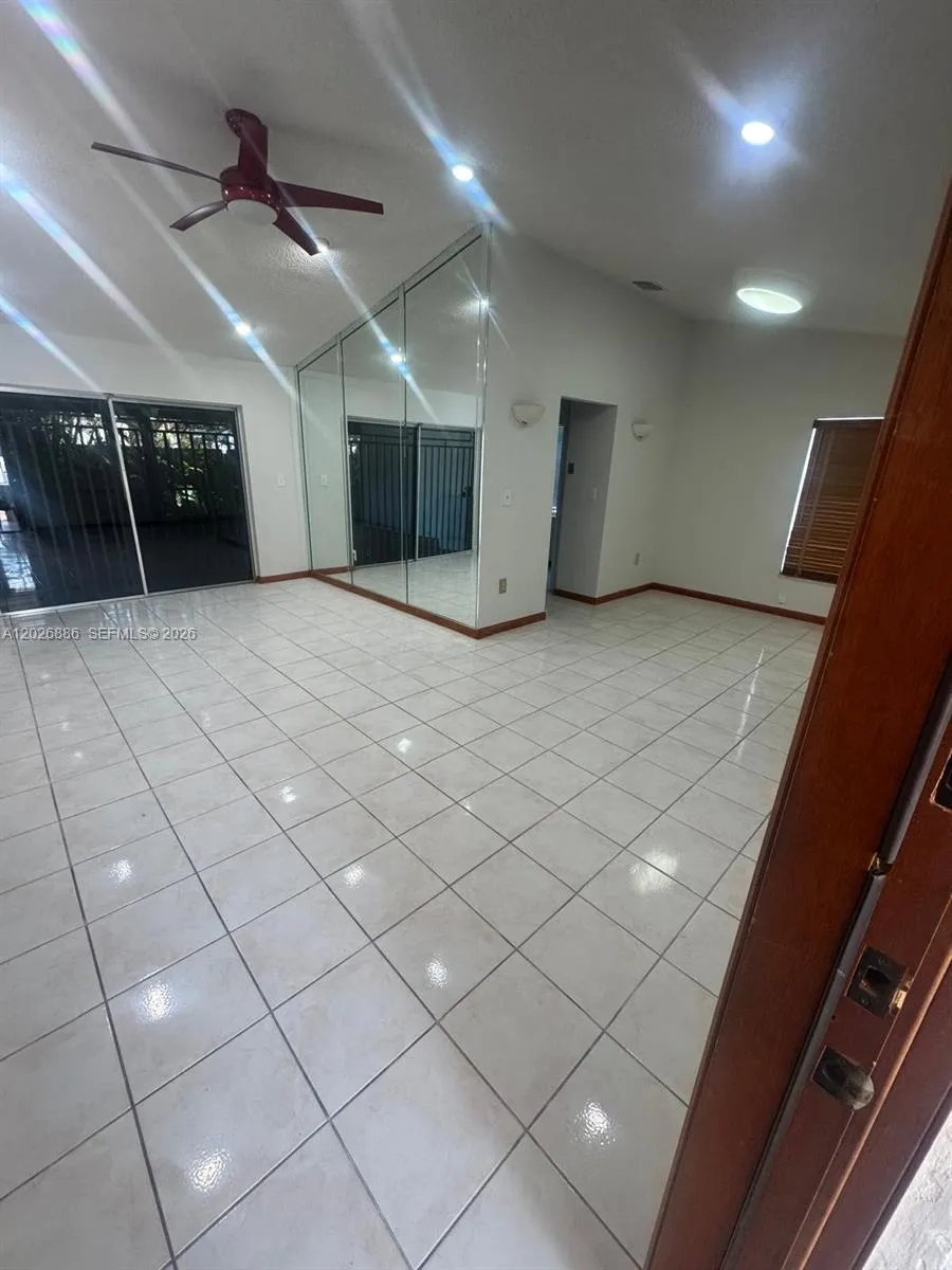 19642 NW 59th Pl, Hialeah FL 33015