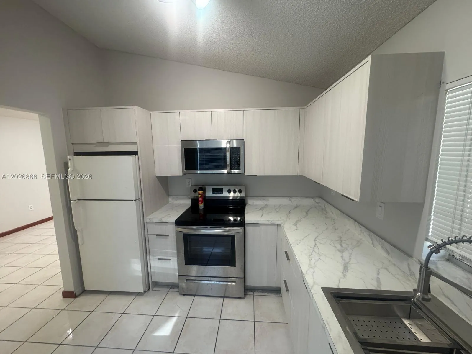 19642 NW 59th Pl, Hialeah FL 33015