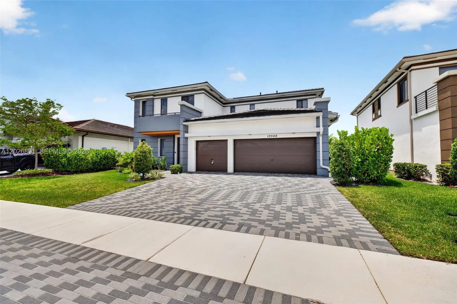 10566 N Lago Vista Cir, Parkland FL 33076