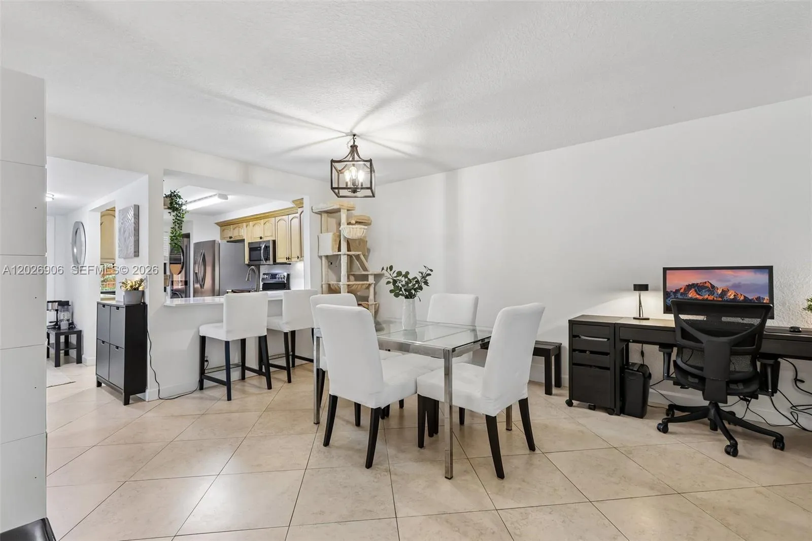 400 Commodore Dr # 206, Plantation FL 33325