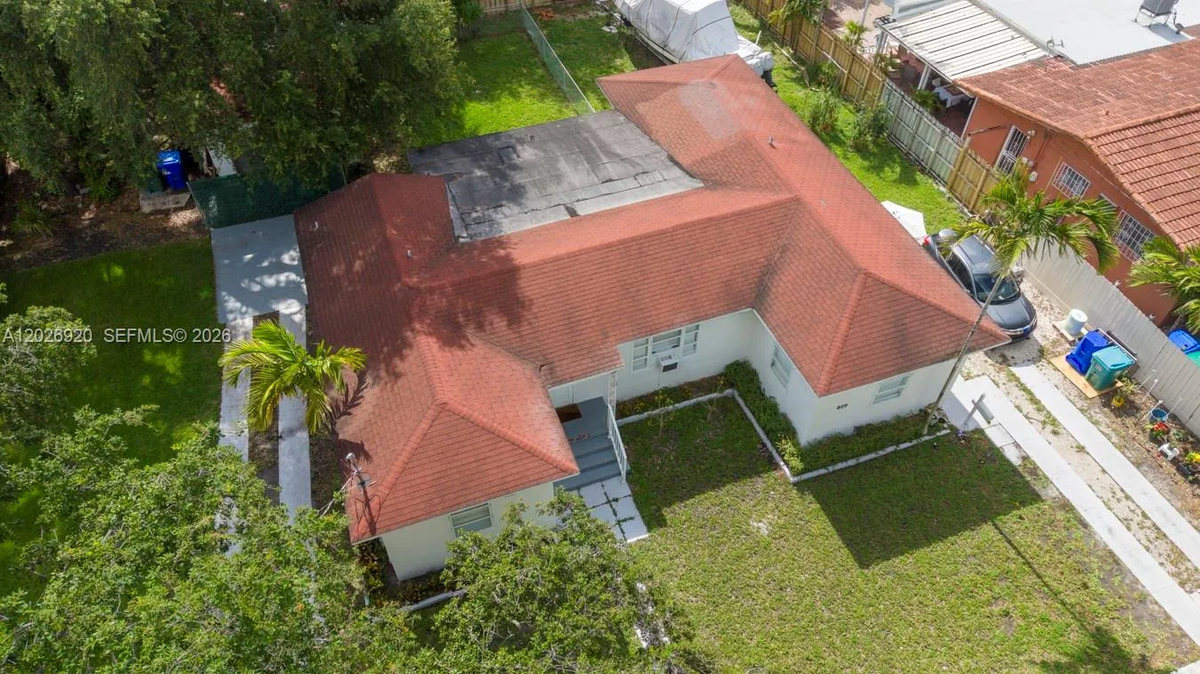 809 NW 21st Ct, Miami FL 33125