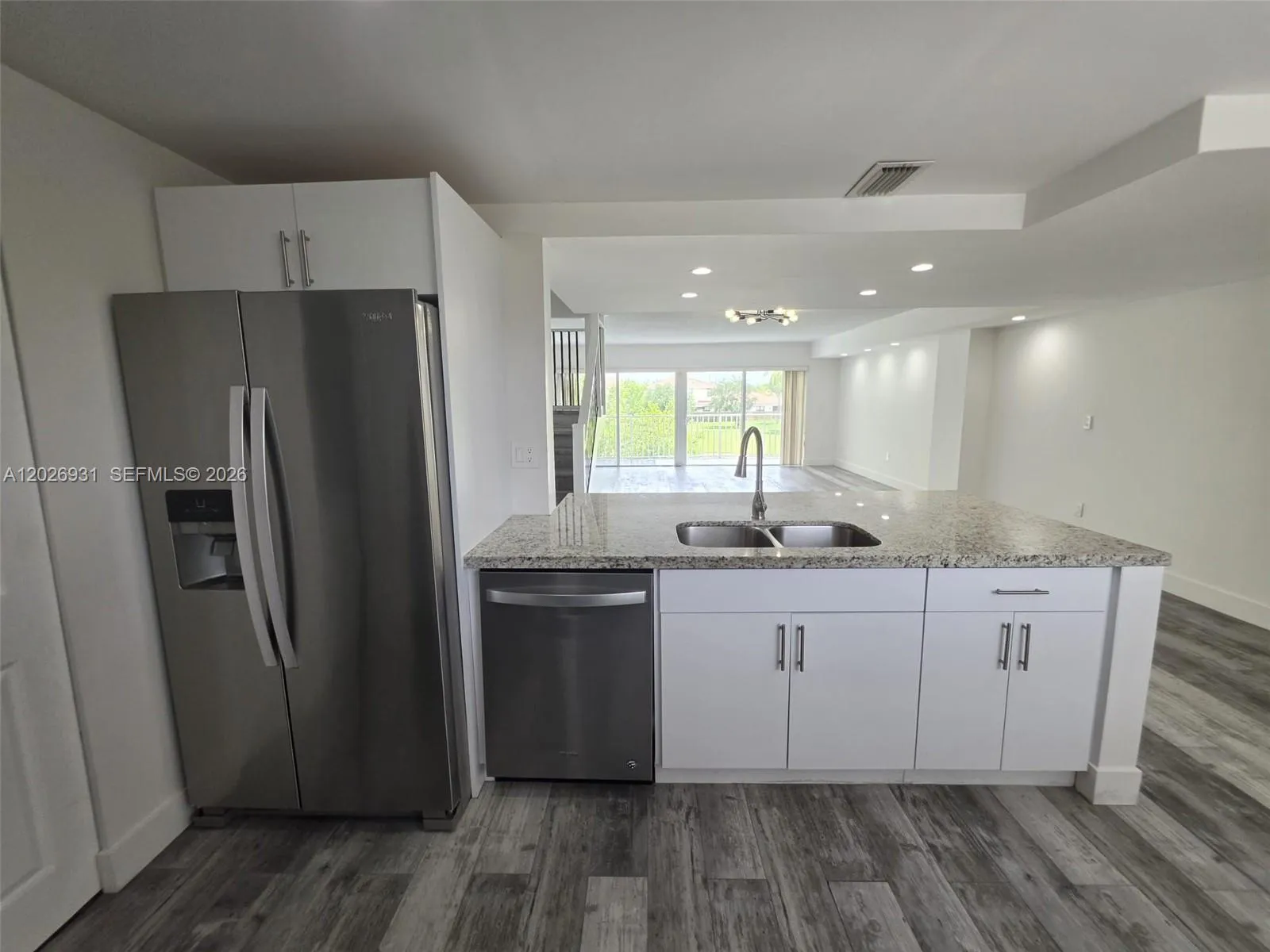 10003 NW 9th St Cir # 17, Miami FL 33172