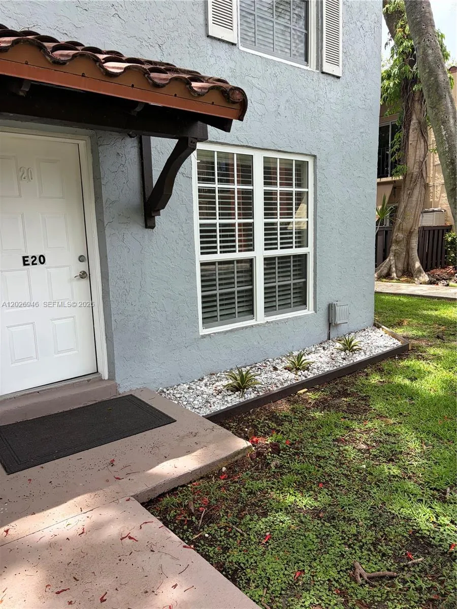 10778 N Kendall Dr # E20, Miami FL 33176