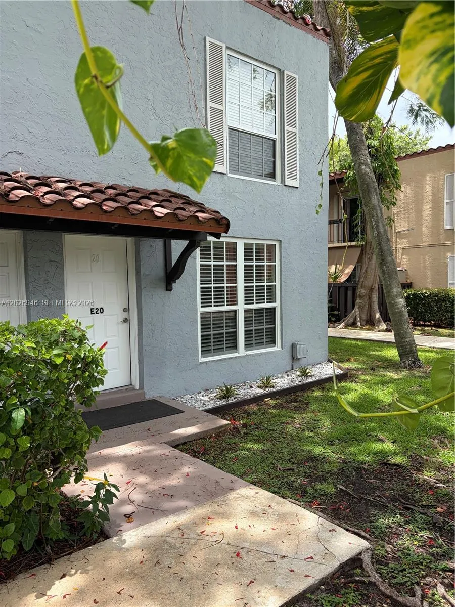 10778 N Kendall Dr # E20, Miami FL 33176