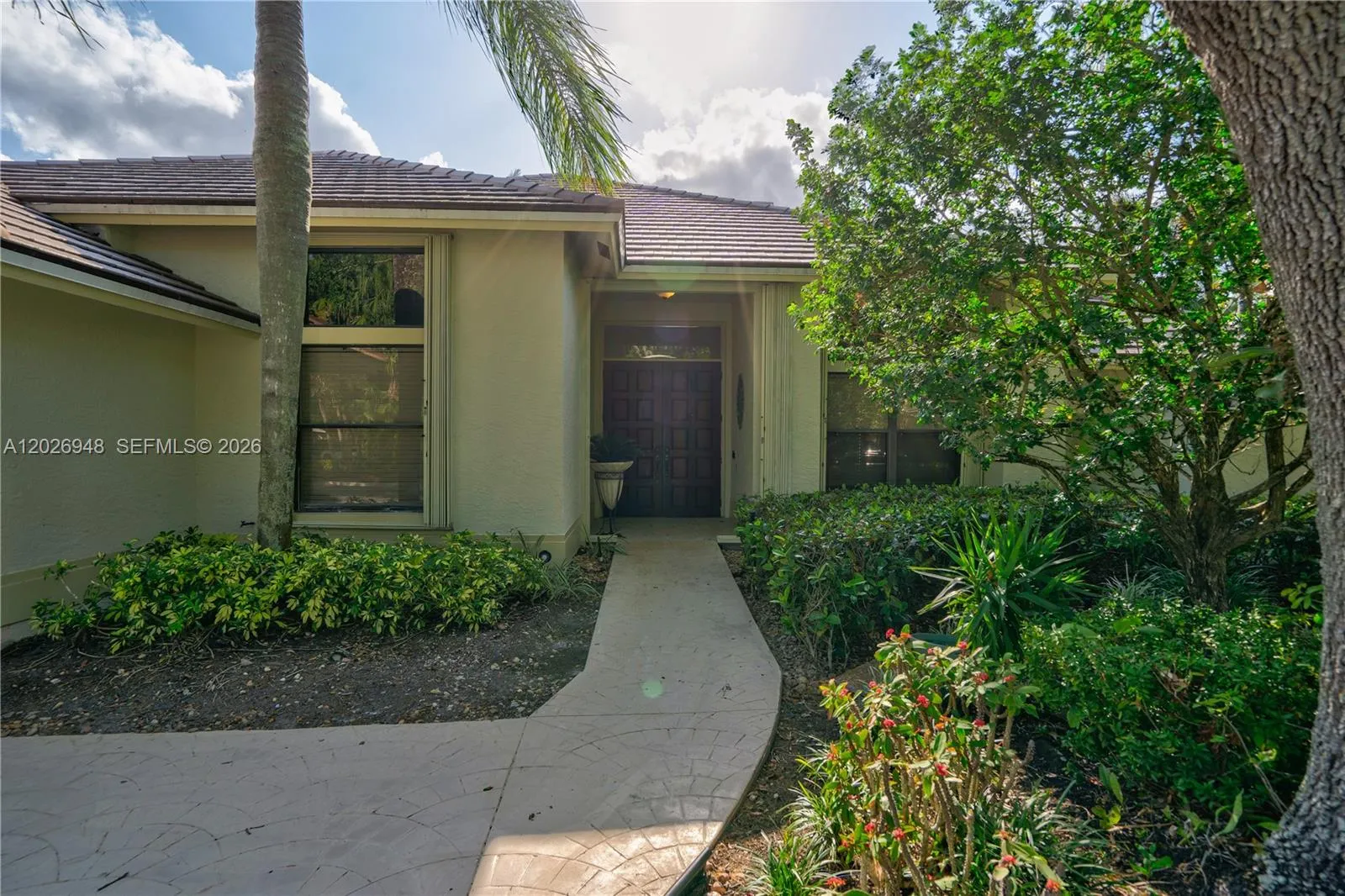 1087 Deerwood Ln, Weston FL 33326