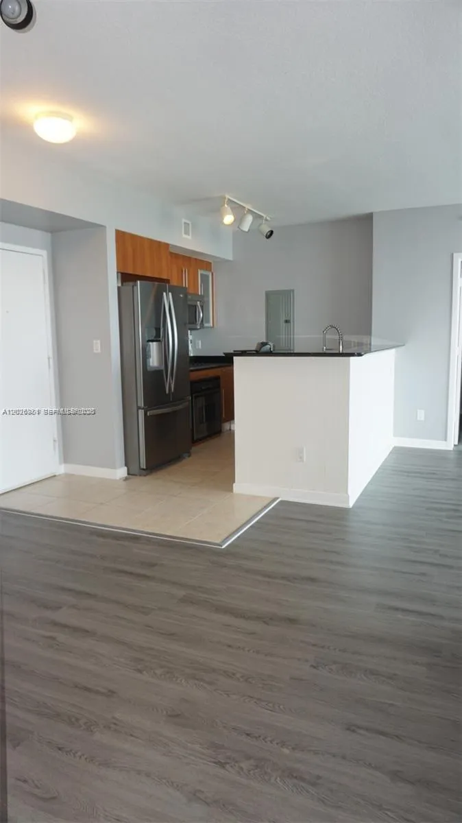 325 S Biscayne Blvd # 2022, Miami FL 33131