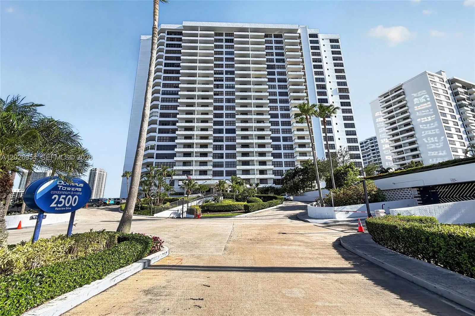 2500 Parkview Dr # 1717, Hallandale Beach FL 33009