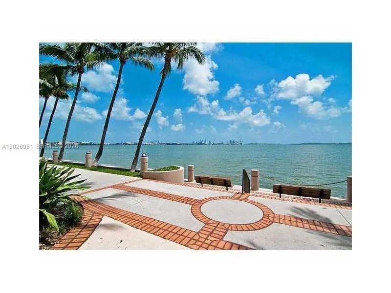 Brickell Key Dr Brickell Key Dr # 410, Miami FL 33131