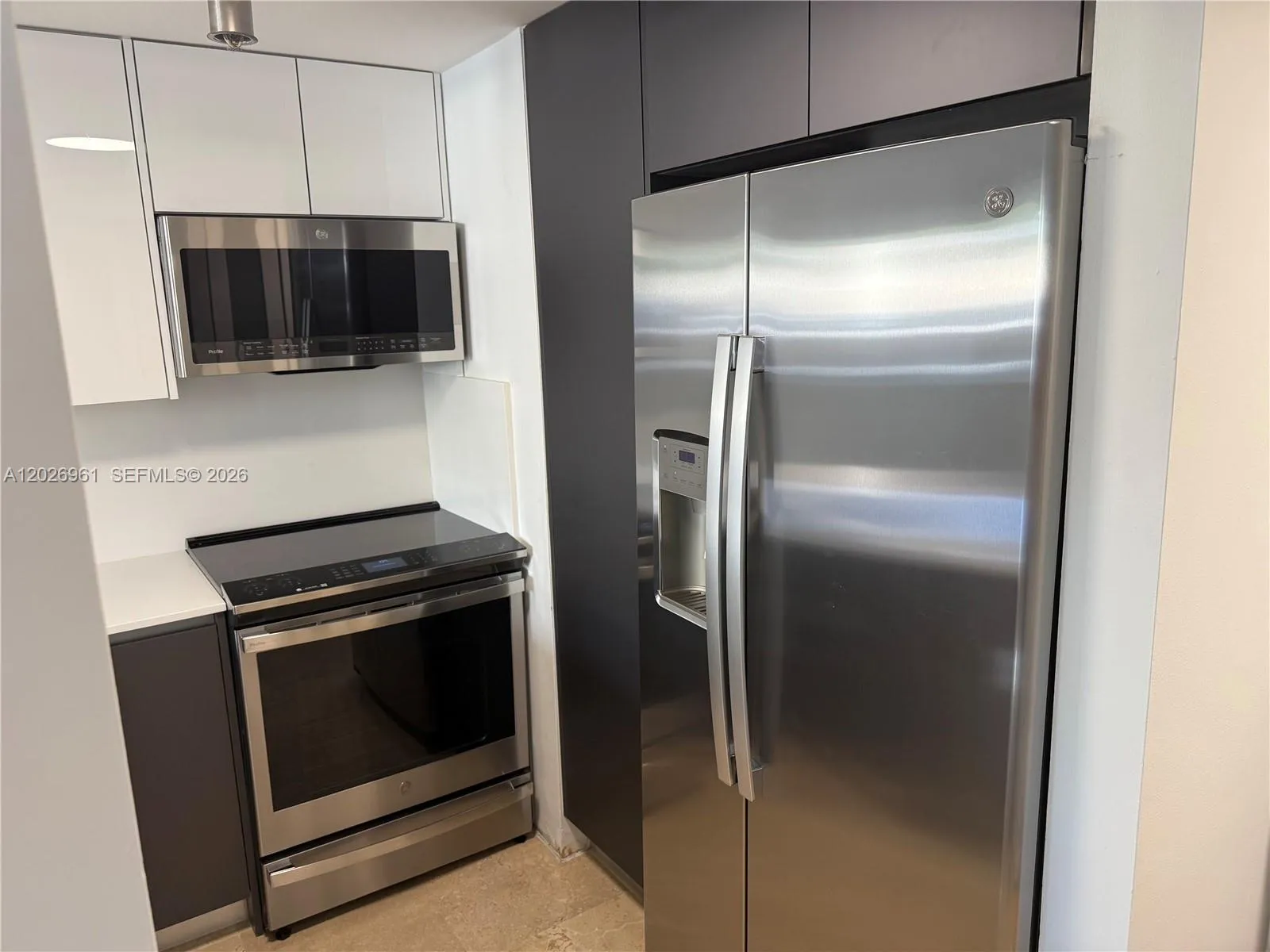 Brickell Key Dr Brickell Key Dr # 410, Miami FL 33131