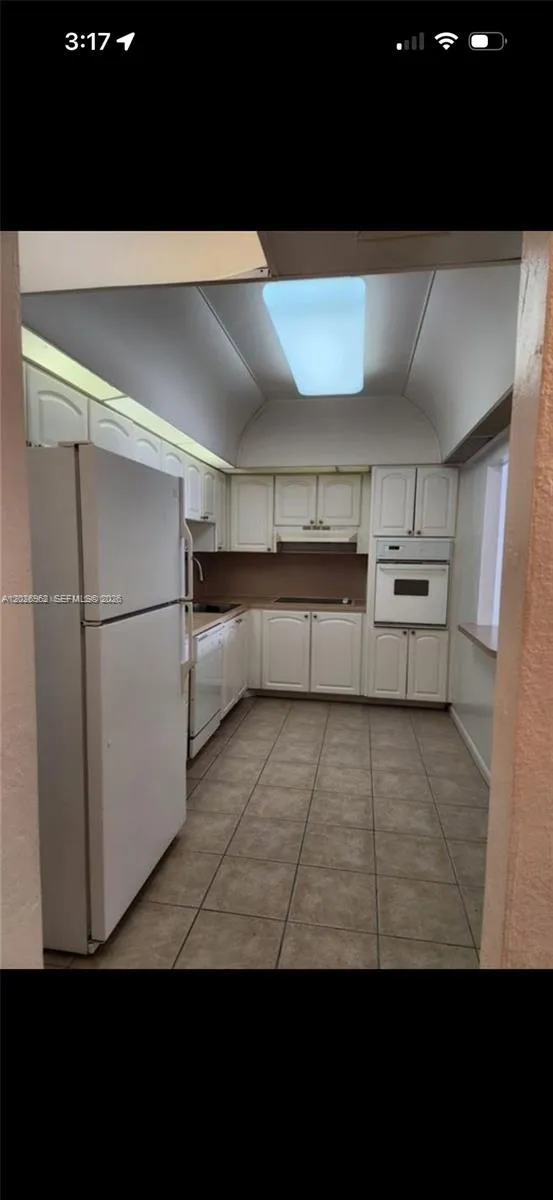 19390 Collins Ave # 904, Sunny Isles Beach FL 33160
