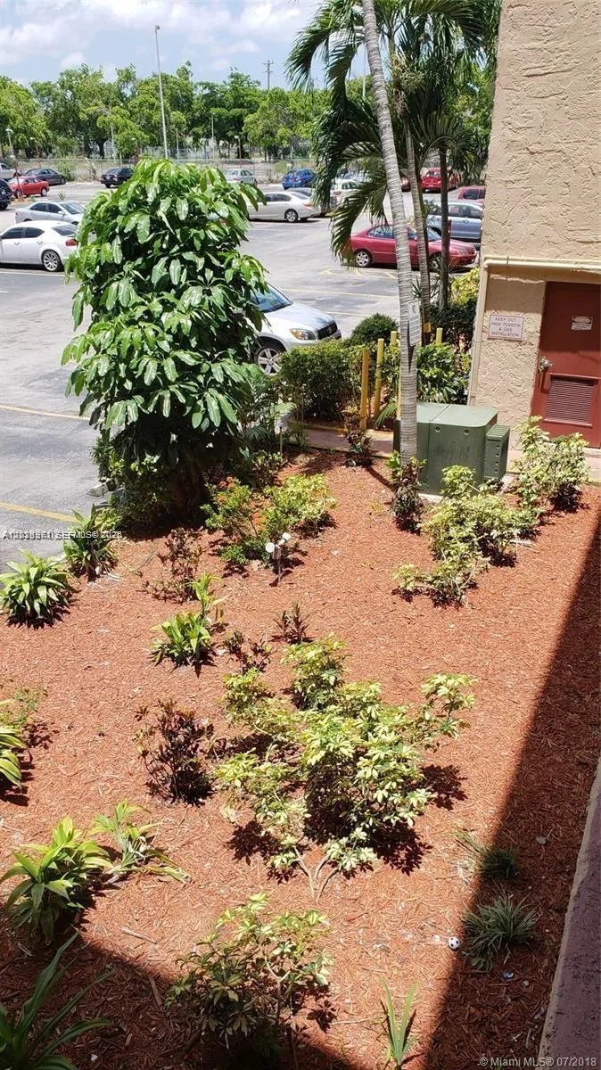 1325 W 68th St # 214, Hialeah FL 33014