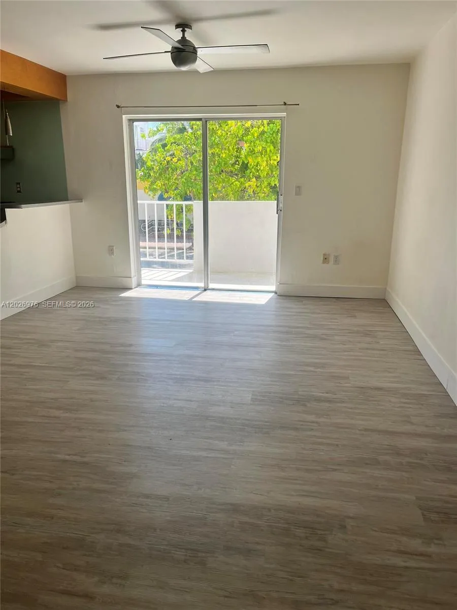 240 Collins Ave # 2B, Miami Beach FL 33139