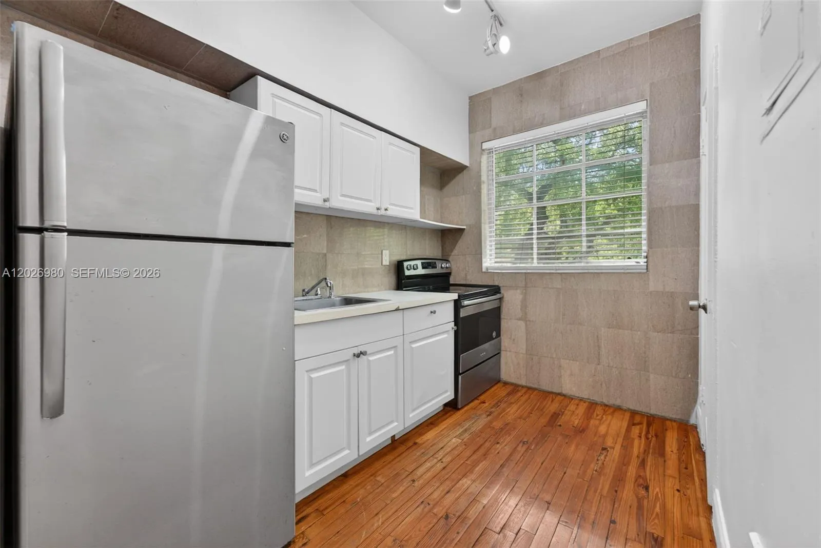901 Pennsylvania Ave # 8, Miami Beach FL 33139