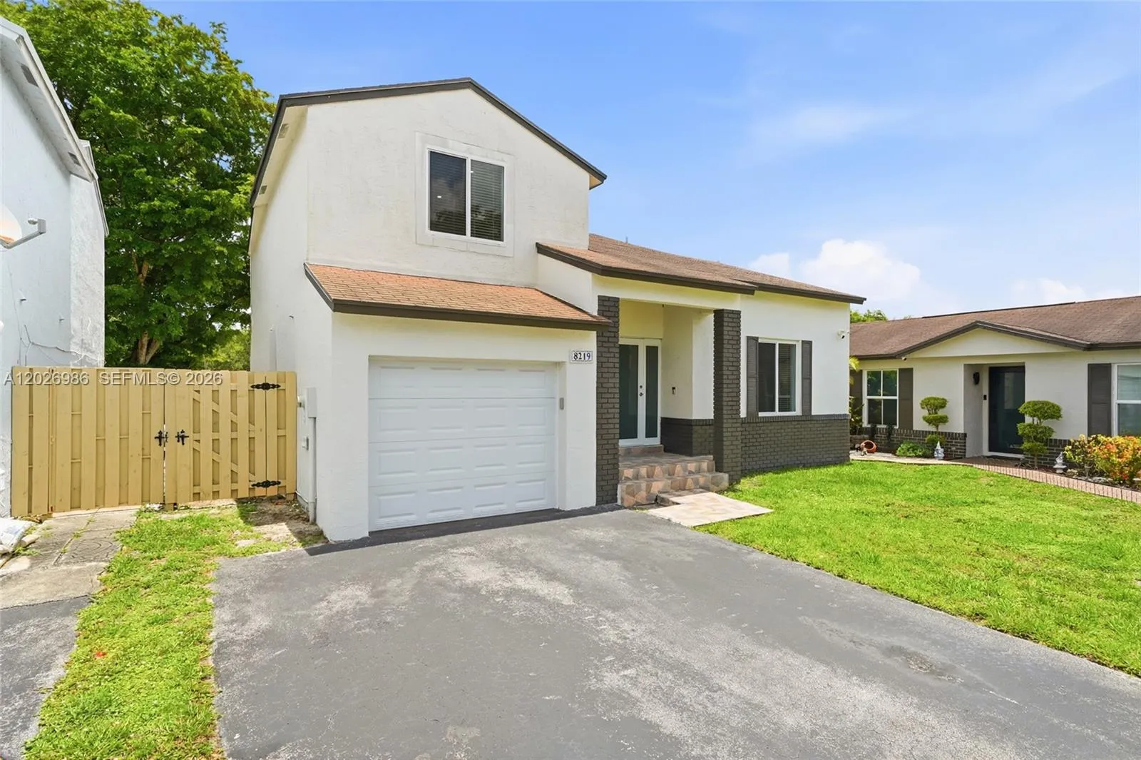 8219 NW 192nd Ter, Hialeah FL 33015