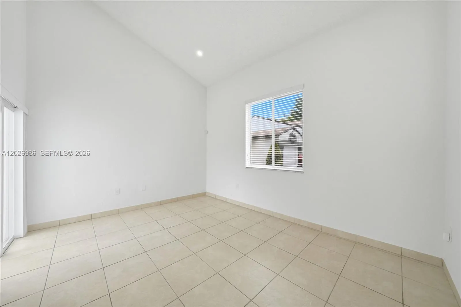 8219 NW 192nd Ter, Hialeah FL 33015