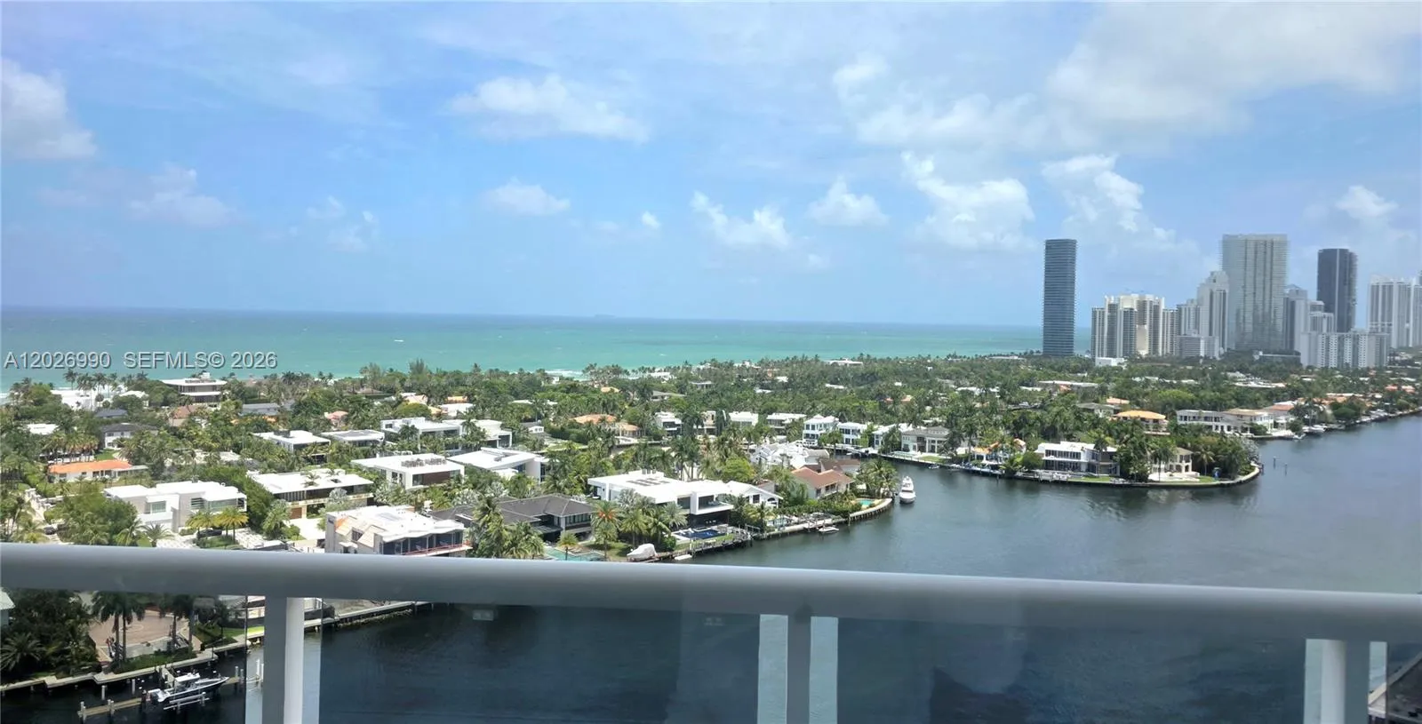 2 bedroom 2 bath for sale at 20515 E Country Club Dr # 2146, Aventura FL 33180