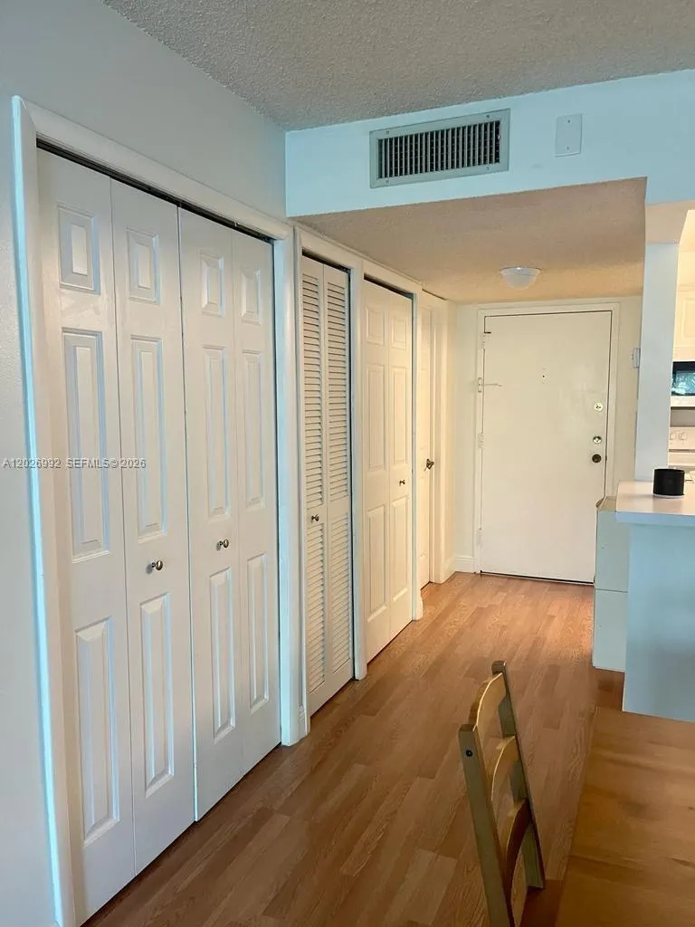 301 Racquet Club Rd # 305, Weston FL 33326