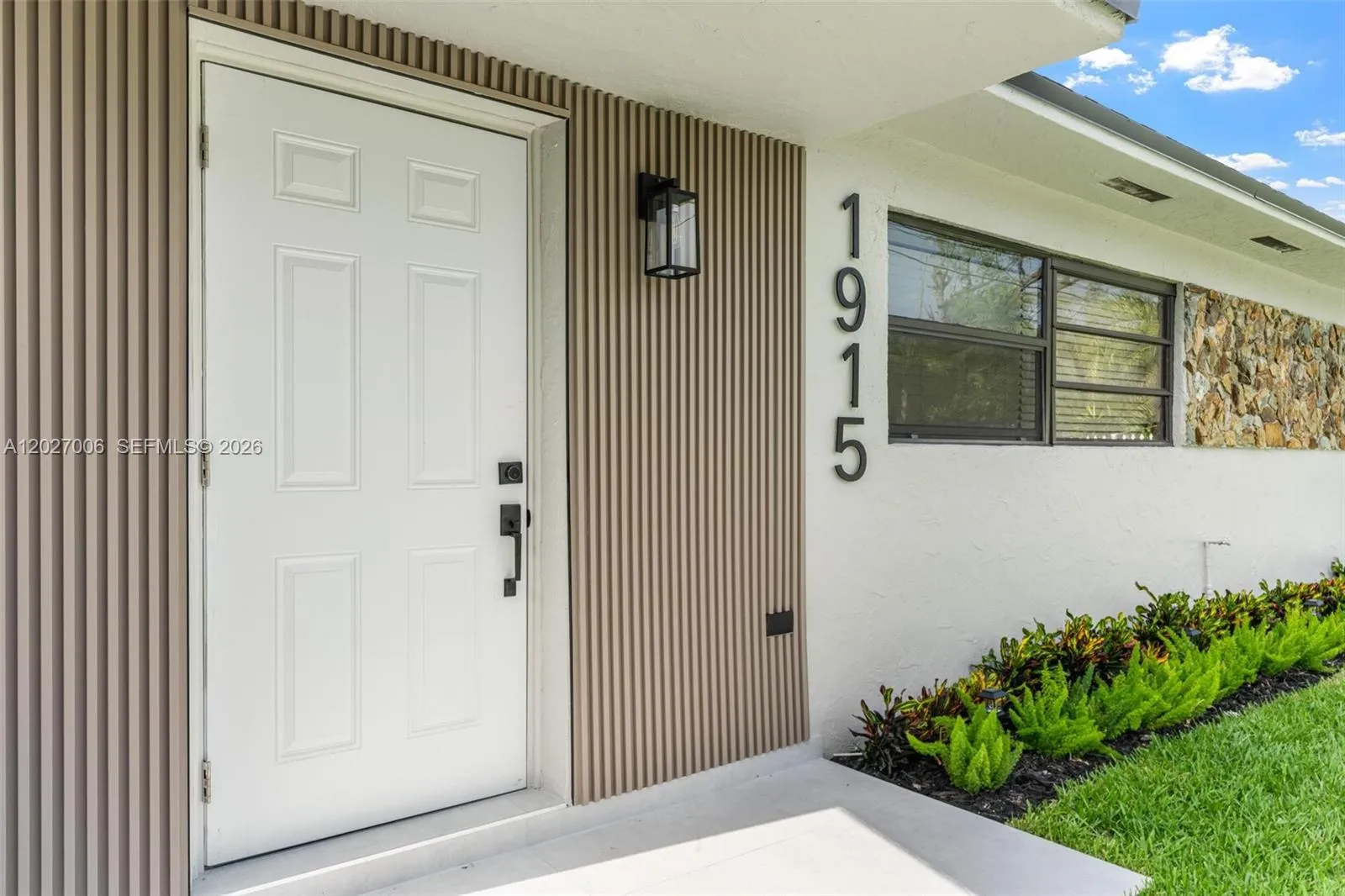 1915 NW 86th St, Miami FL 33147
