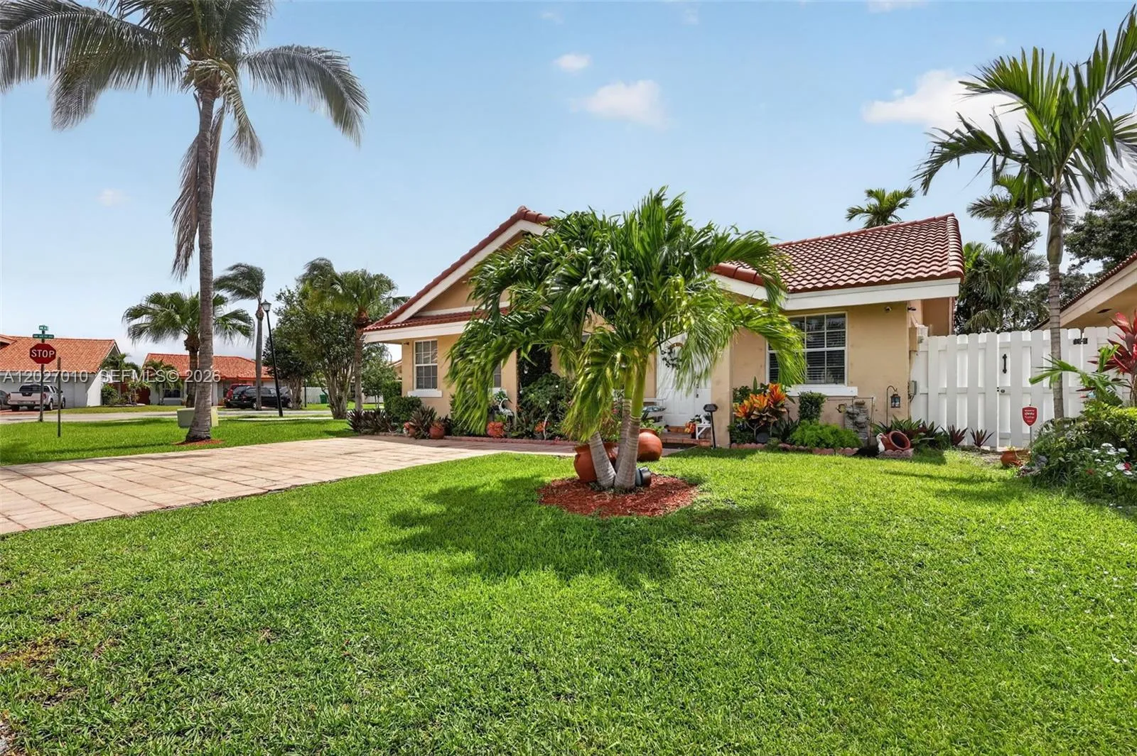 18847 NW 83rd Pl, Hialeah FL 33015