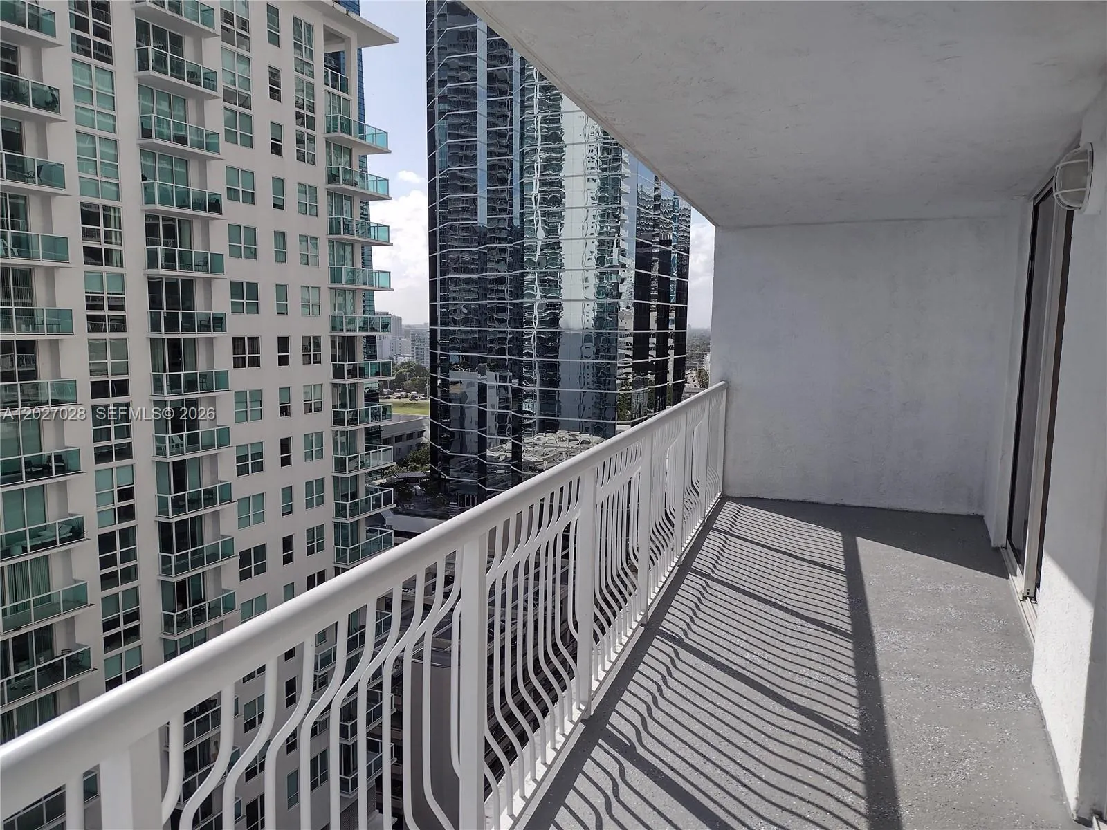 1200 Brickell Bay Dr # 2005, Miami FL 33131