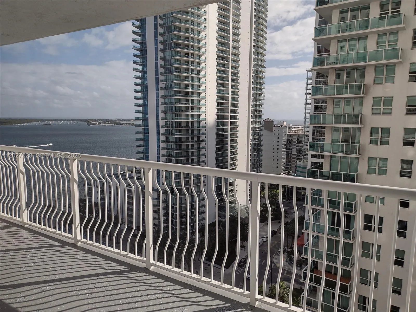 1200 Brickell Bay Dr # 2005, Miami FL 33131
