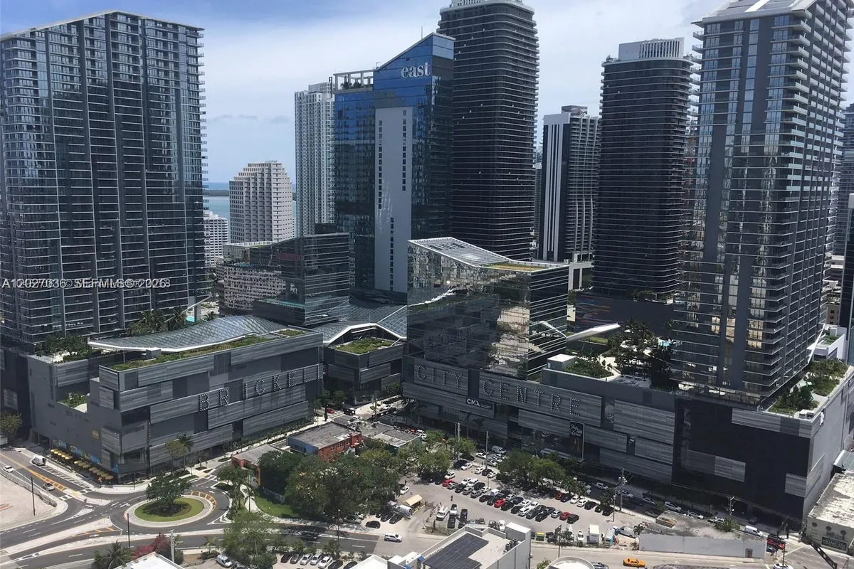 92 SW 3rd St # 3404, Miami FL 33130