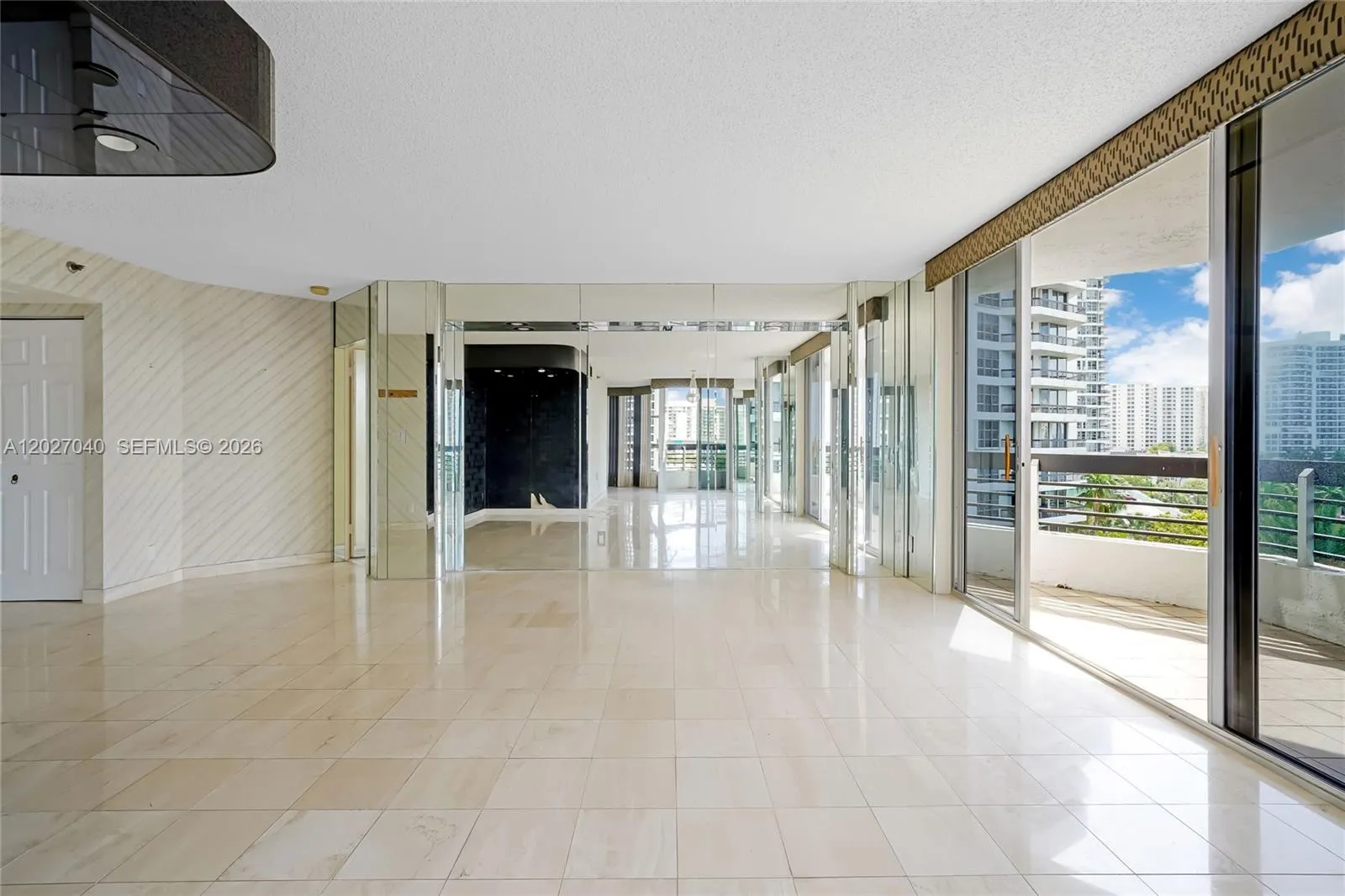 3600 Mystic Pointe Dr # 812, Aventura FL 33180