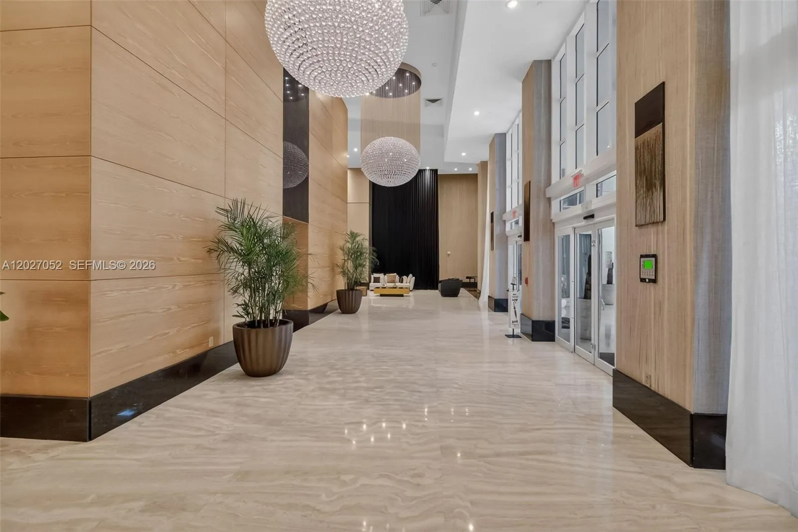 950 Brickell Bay Dr # 4504, Miami FL 33131