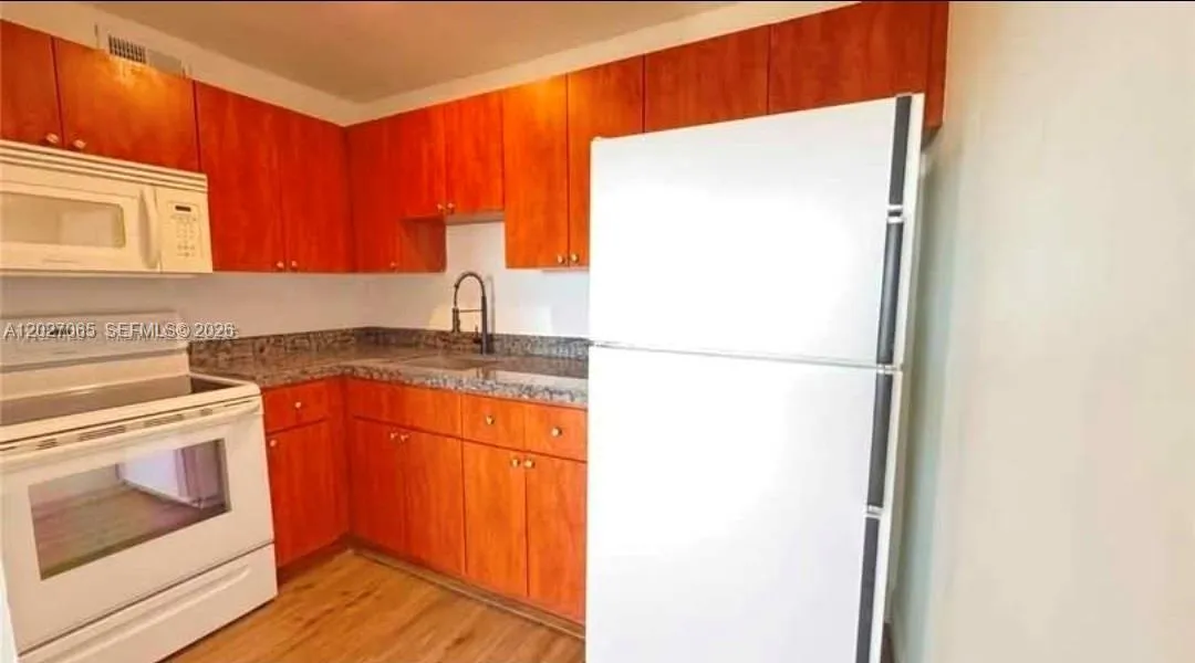 11195 SW 1st St # 319, Sweetwater FL 33174