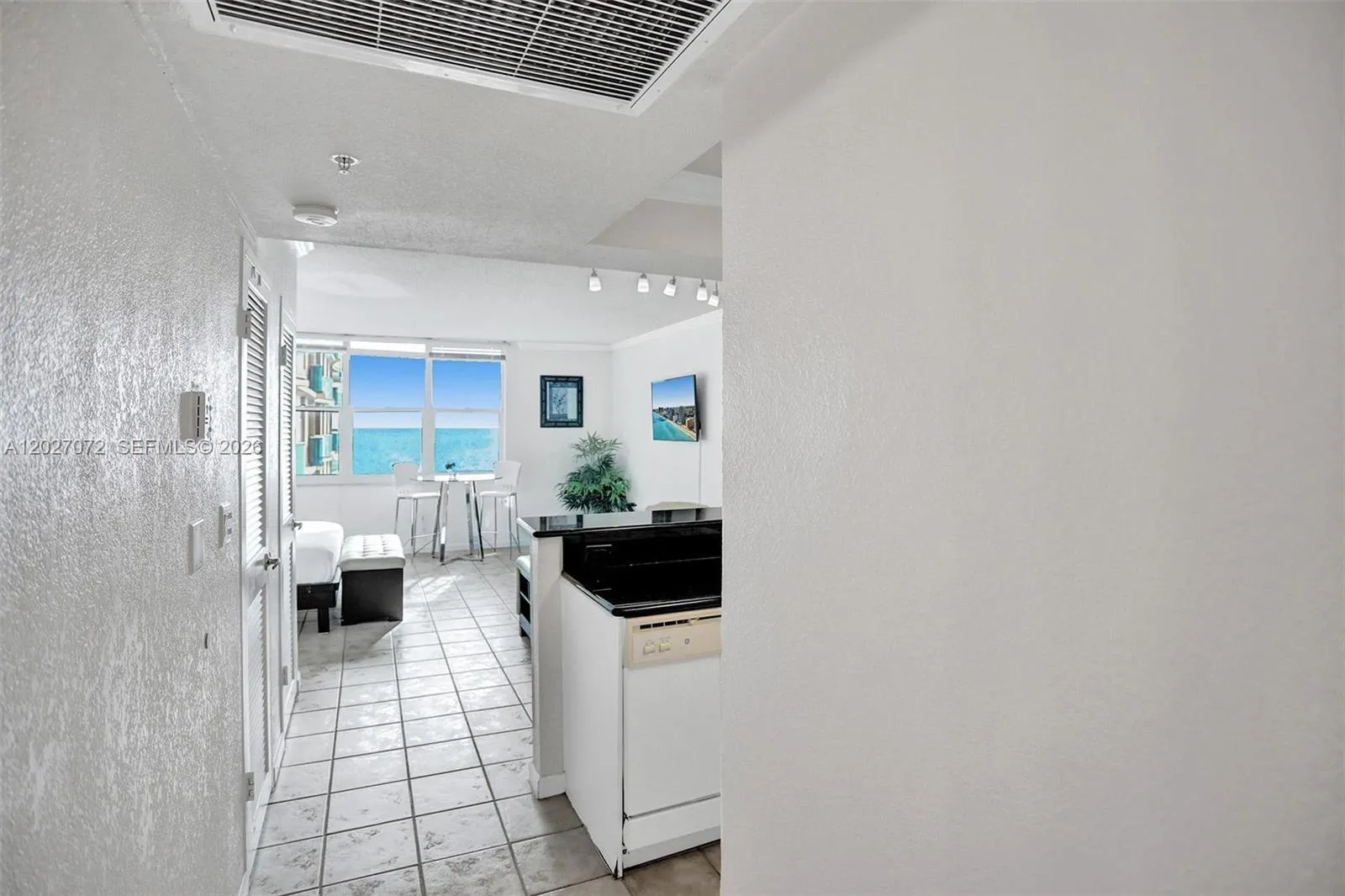 2501 S Ocean Dr, Hollywood FL 33019