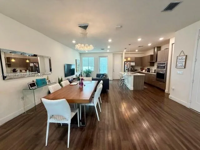 10257 NW 66th St, Doral FL 33178
