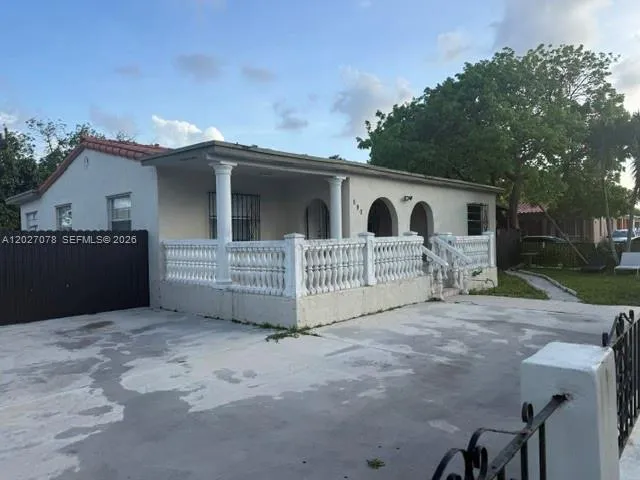 590 E 42nd St # 1, Hialeah FL 33013