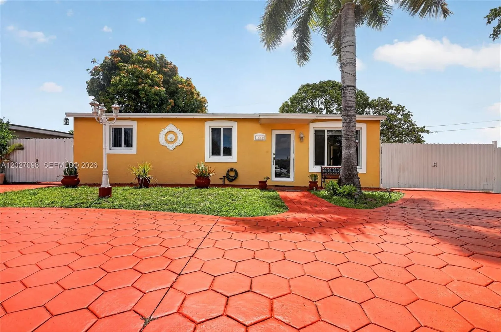 1440 N 68th Ave, Hollywood FL 33024