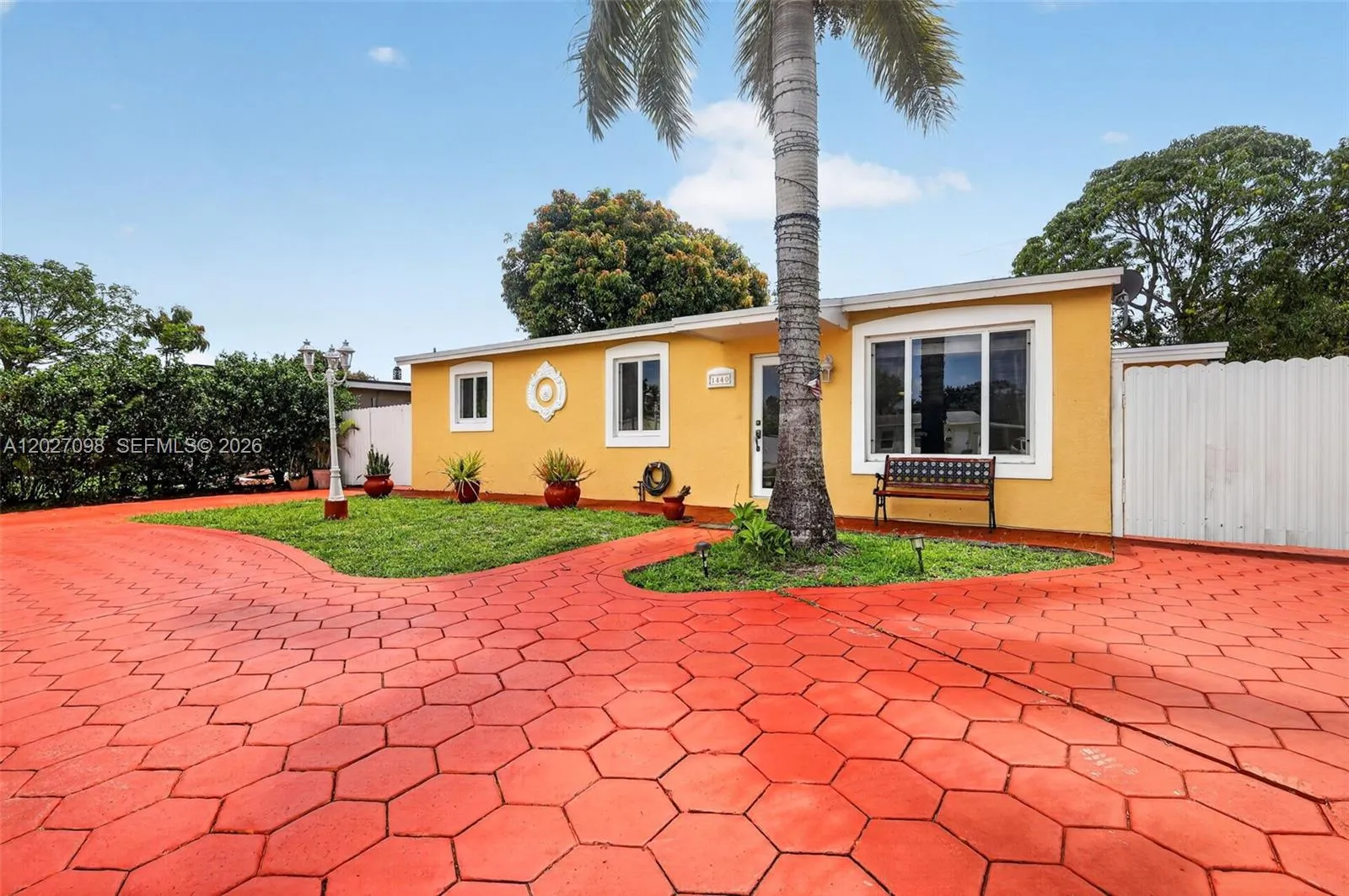 1440 N 68th Ave, Hollywood FL 33024