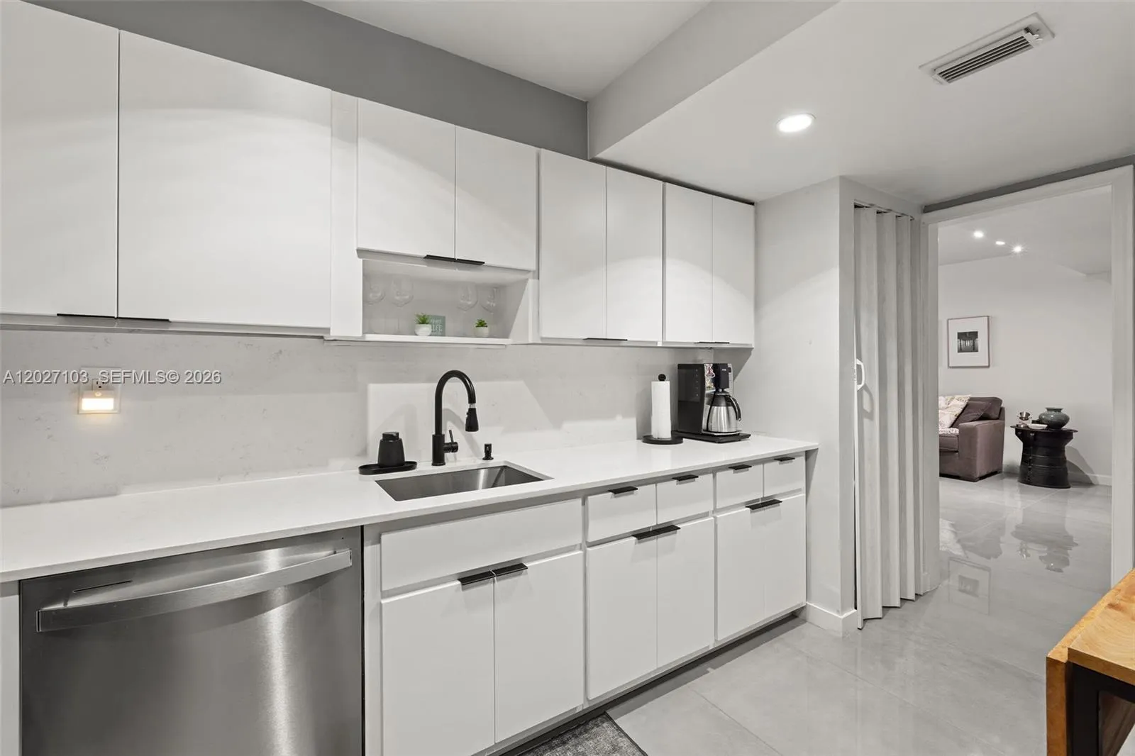 5001 Collins Ave # 1E, Miami Beach FL 33140