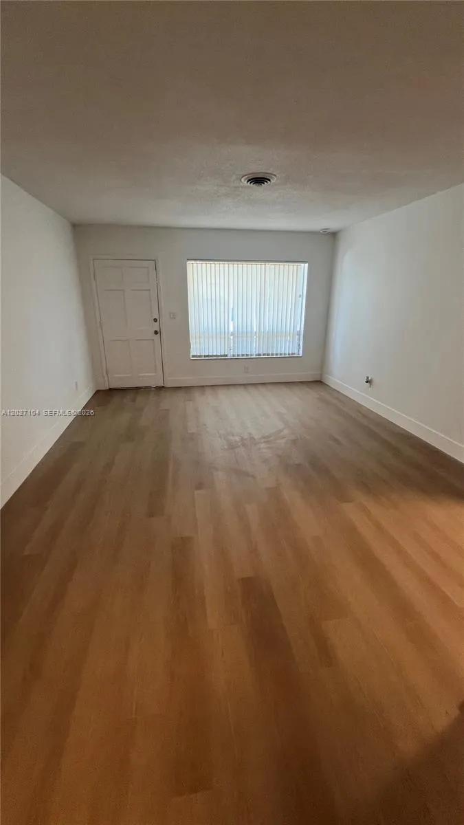 4177 NW 52nd Ave, Lauderdale Lakes FL 33319