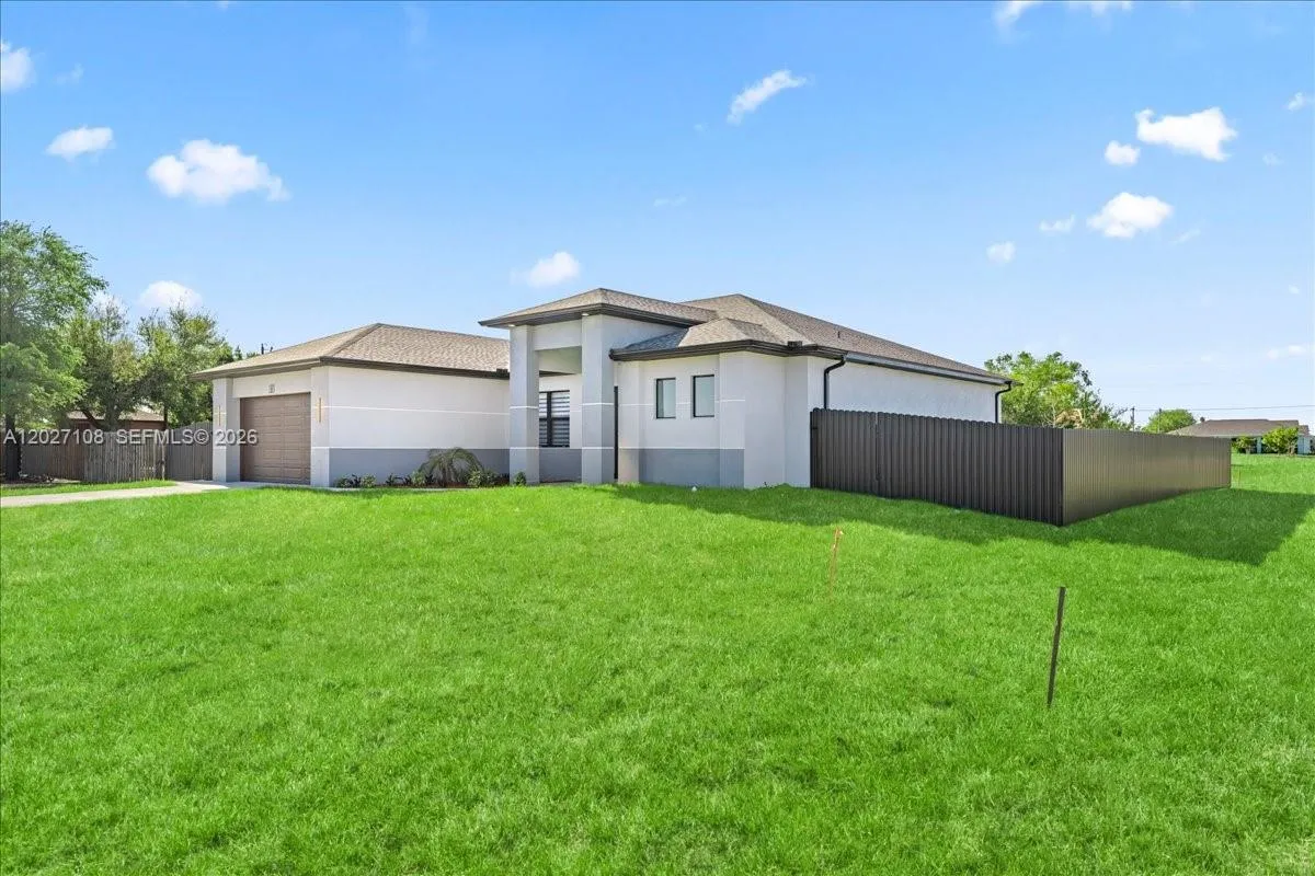 1226 NE 5TH PL, Cape Coral FL 33909